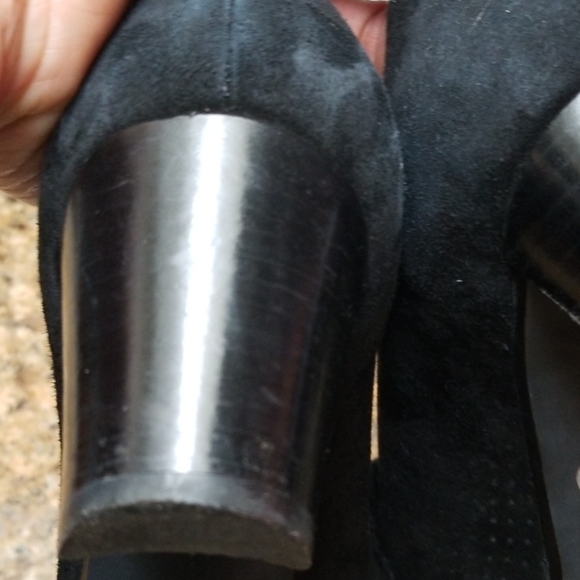 Stuart Weitzman - Picture 5 of 5